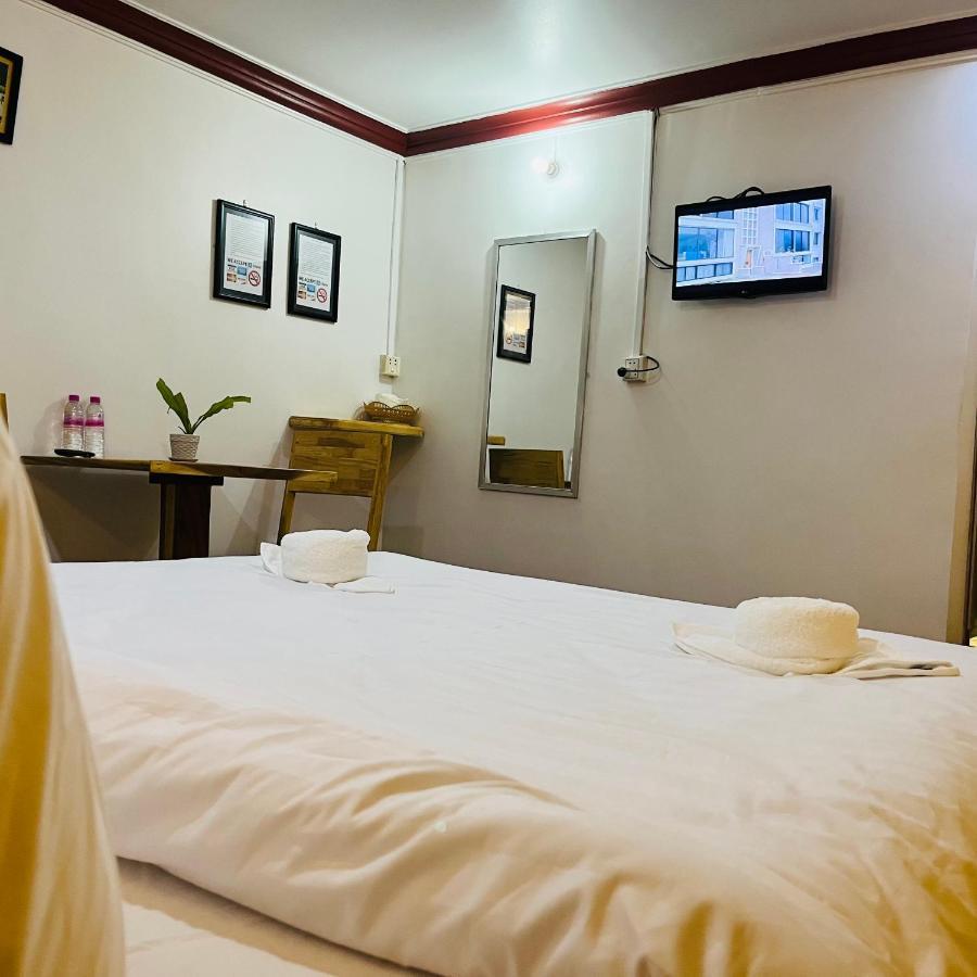 Por Chey Hotell Battambang Exteriör bild